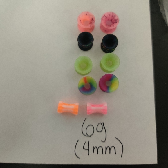 6g Plugs and Tunnels - Picture 3 of 4